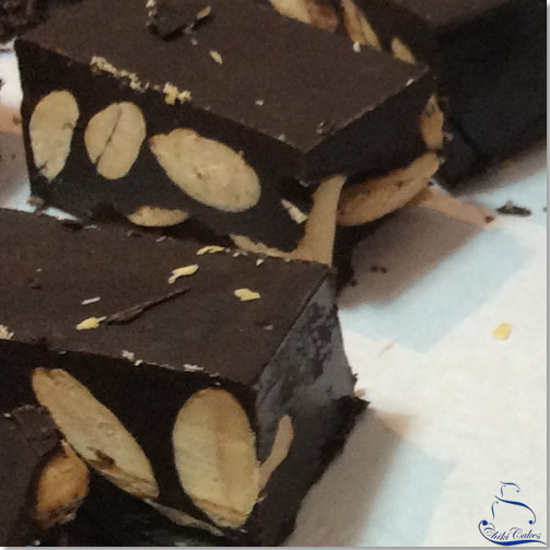 Turrón de Chocolate con Almendras